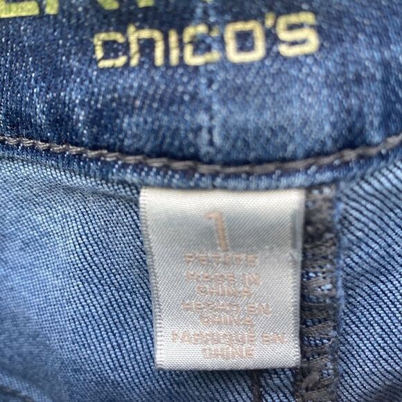 Chico’s Platinum Jeans Sz 1 Jewel Rhinestones Jeans - Picture 7 of 12
